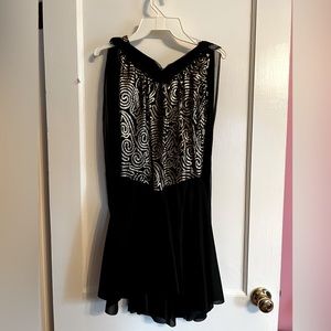 Costume - Dance, ice skating, ribbon, acrobat.